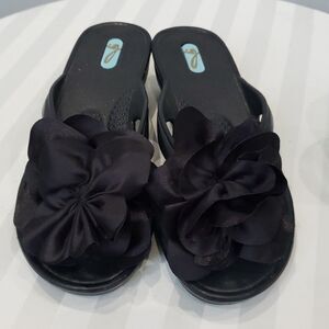 Okal Sandal Womens Medium (6-7) Floral Applique Flip Flop Wedge Heel Black